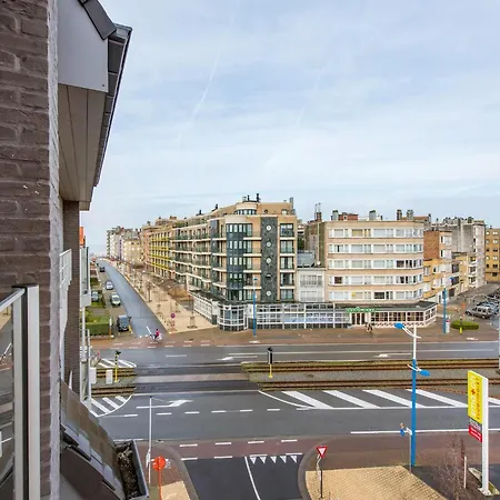 In Belgium Near Zeedijk Beach, Cleaning Included Lejlighed