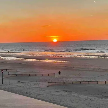 In Belgium Near Zeedijk Beach, Cleaning Included *